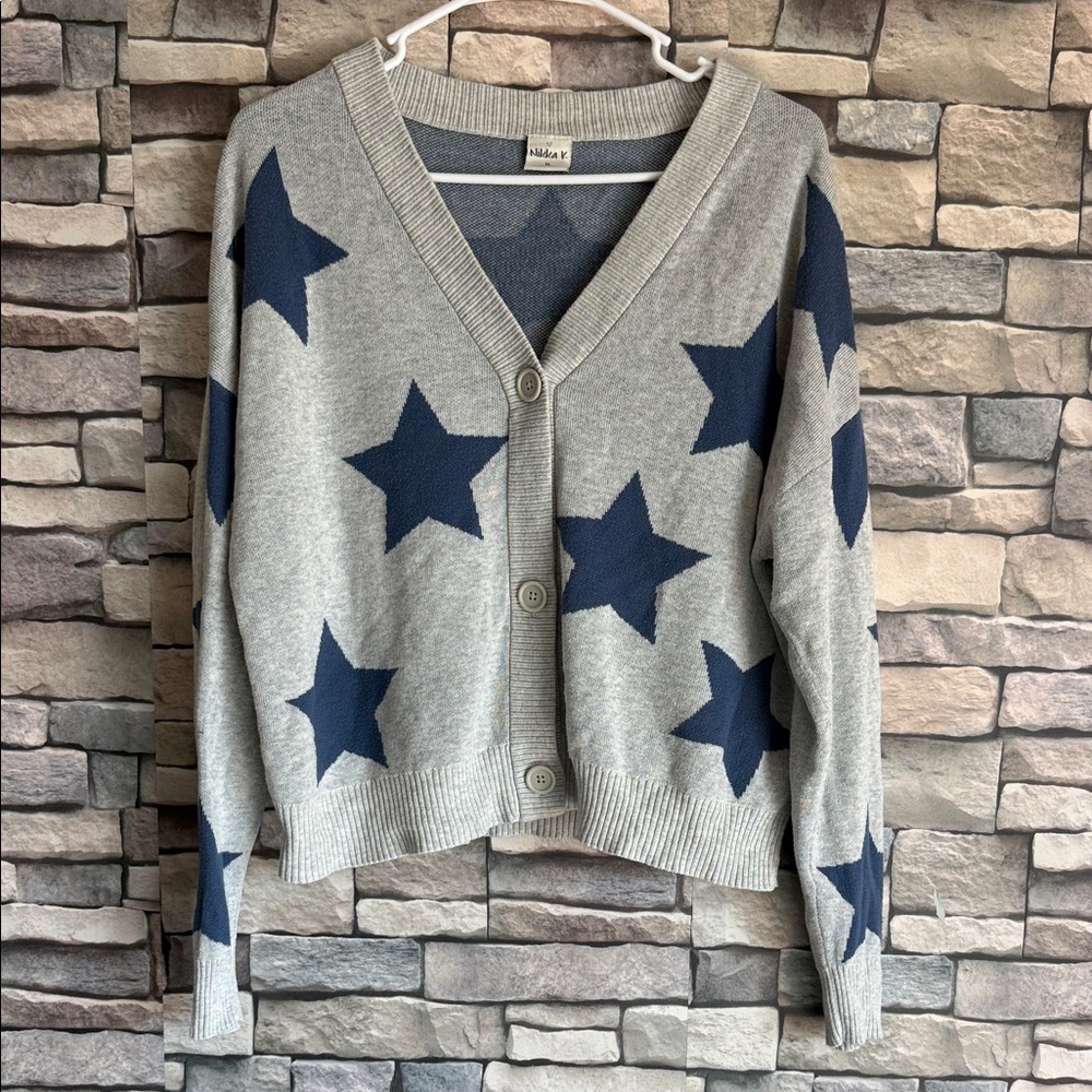 Stylish Gray and Blue Star Cardigan